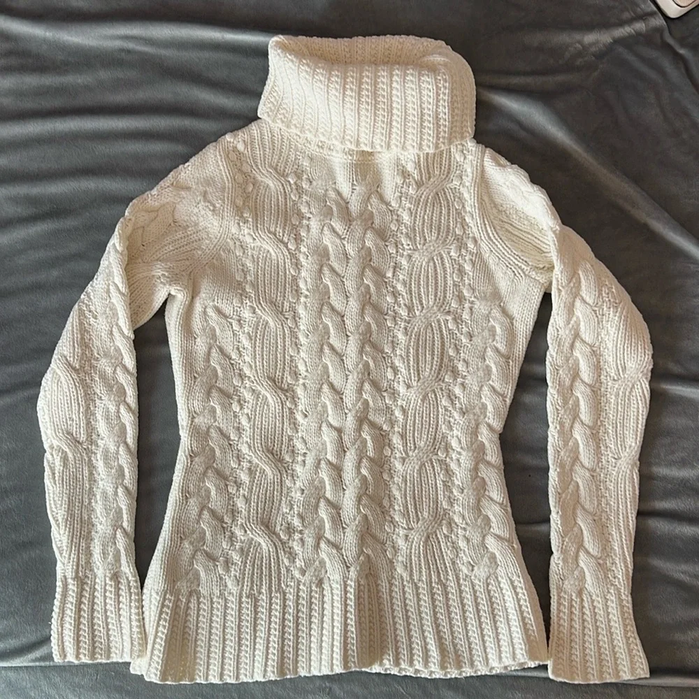 Cable-Knit Turtleneck Pullover Sweater_2